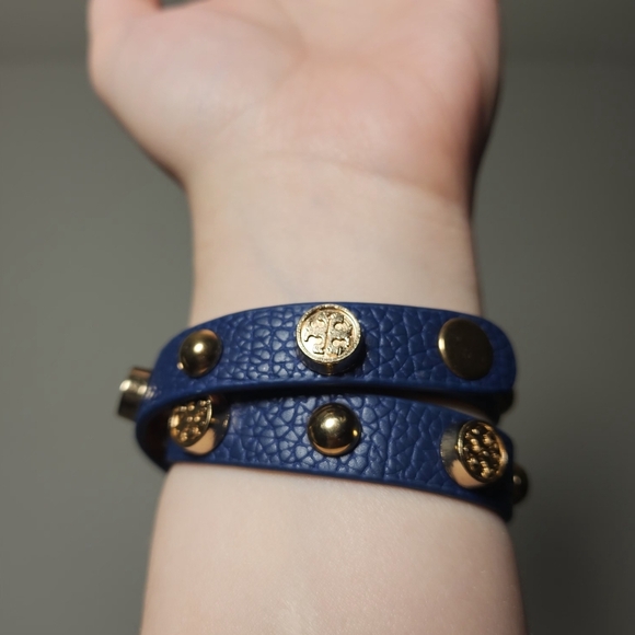 Tory Burch 100% Navy Pebbled Leather Gold Logo Stud Miller Double Wrap Bracelet - Picture 2 of 6